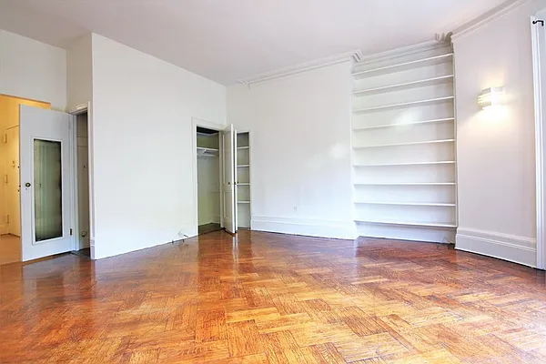 Rented by JK Dansar Corp | media 11