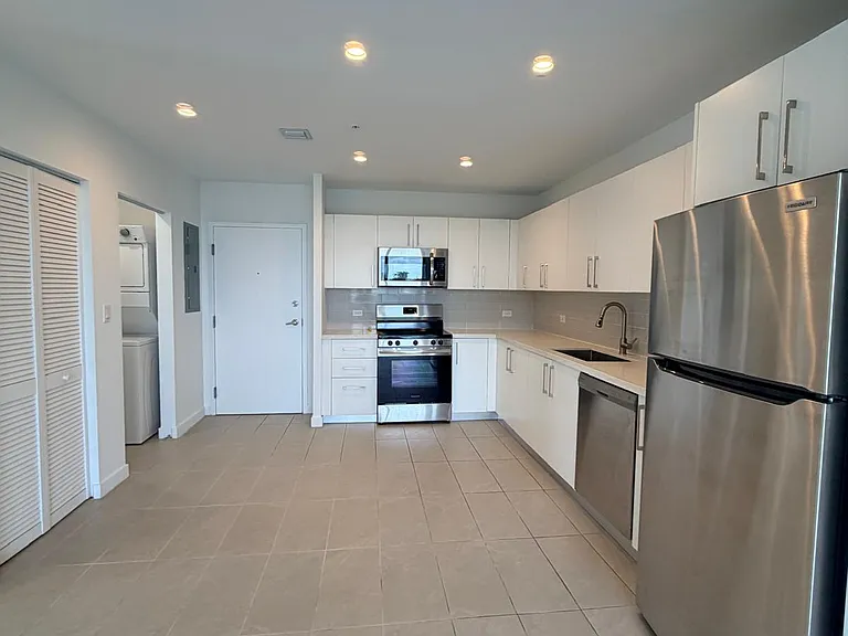 1201 SW 27th Ave — Photo 12