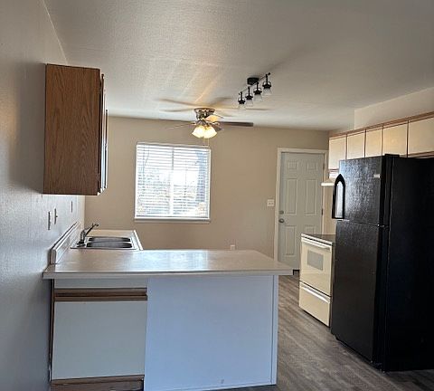 3rd image of 407 1st St S #1
