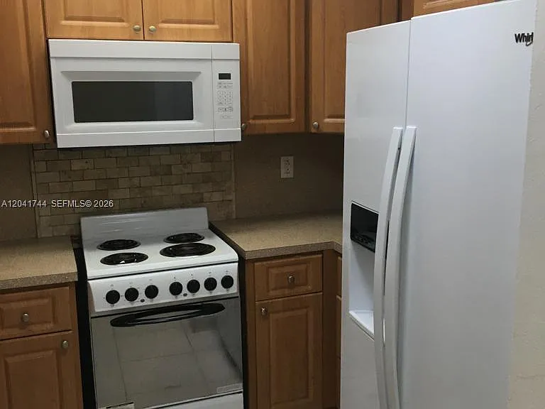 6930 Miami Gardens Dr #1-209 — Photo 6