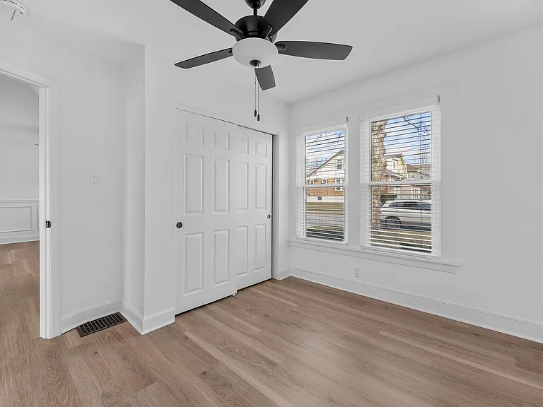 4011 Banley, Unit 3 (18) 4011 Banley, Unit 3 (18)