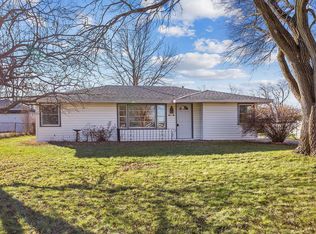 817 W Windsor Ave, Crete, IL 60417