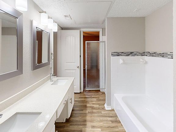 4th image of 4200 Pleasant Villa Dr #4210