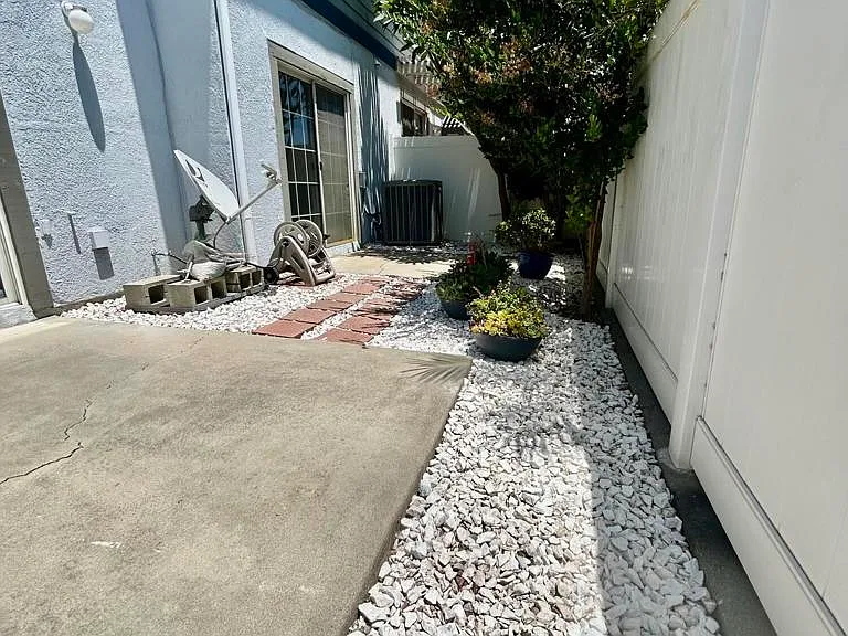 1066 Sheffield Pl — Photo 23