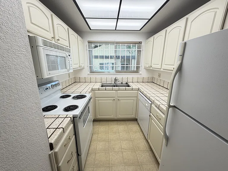 10401 Shaw St #602 — Photo 13