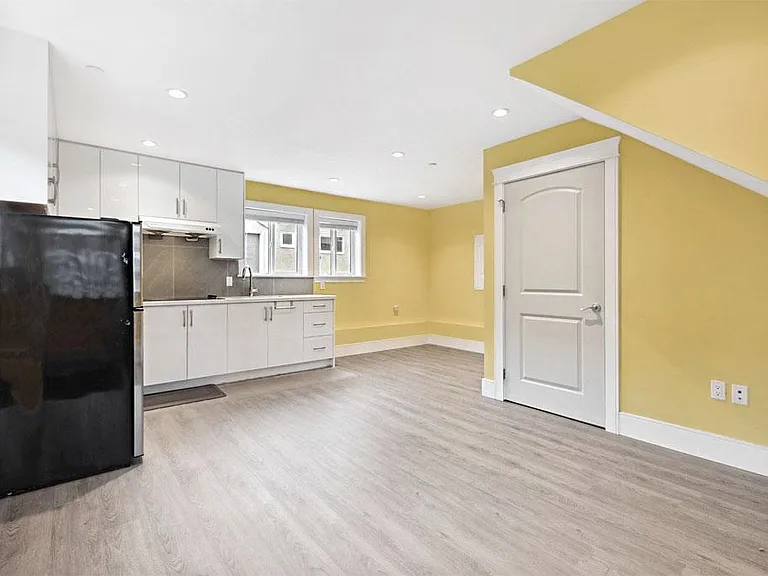 1477 E 61st Ave — Photo 12