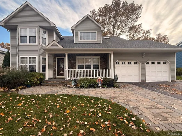 40 Winnecomac Circle, Kings Park, NY 11754