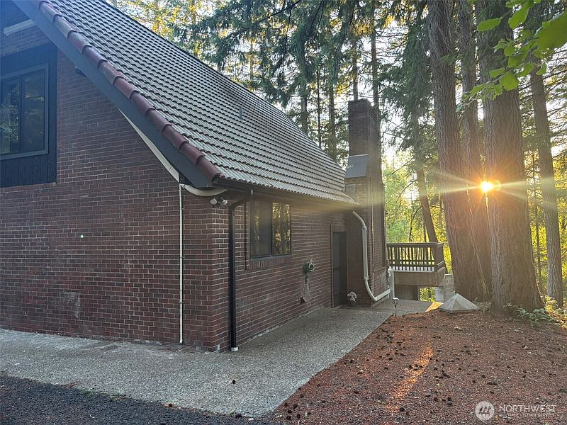 3rd image of 2103 46th Avenue NE