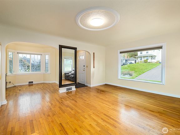 3rd image of 703 N 8th Street