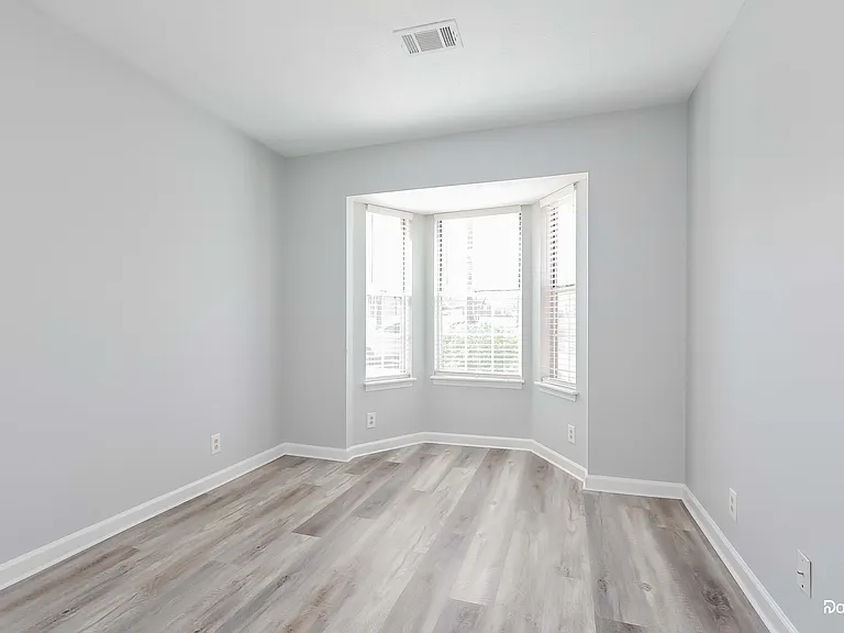 832 Trailside Cir — Photo 14