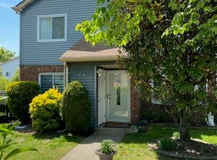6 E Revere Ln APT A, Staten Island, NY 10306