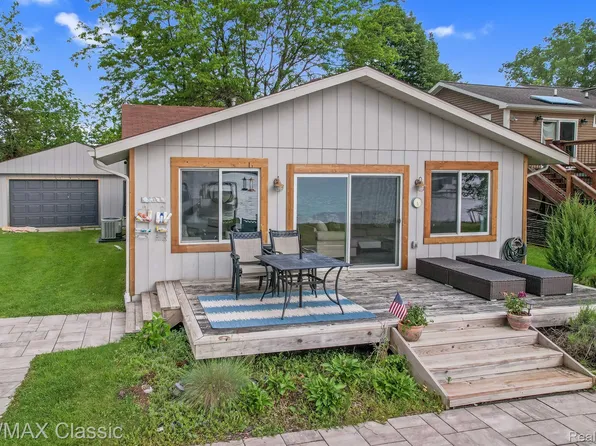 8080 Branch Dr, Brighton, MI 48116