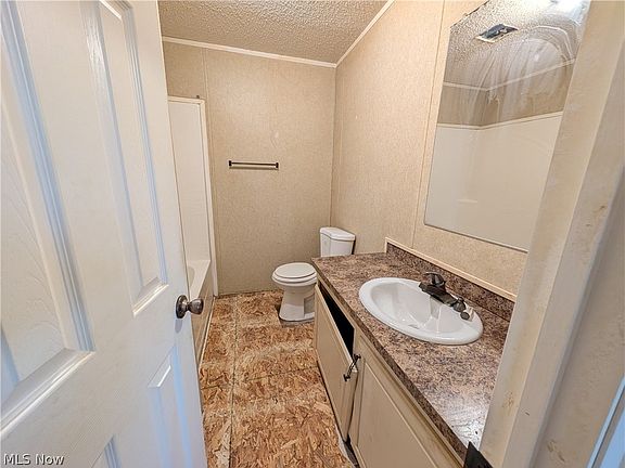 4th image of 205 Larkstone Pl