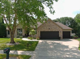814 Ridge View Ln, Oregon, WI 53575