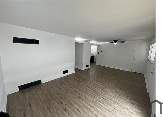 3 bed, 927 sqft, $1,520 — Photo 2