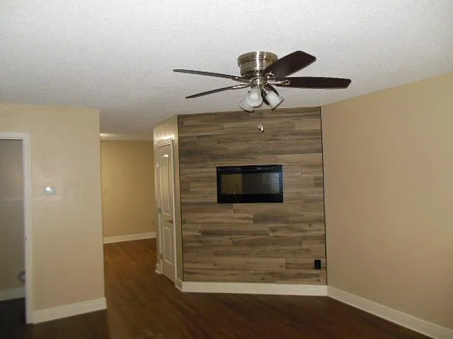 2 bed, 1.5 bath, 1021 sqft, $1,485 — Photo 2