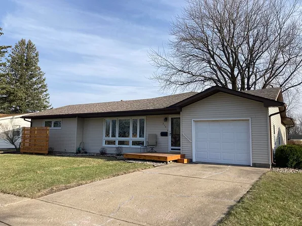 219 E Main St, Rockwell City, IA 50579