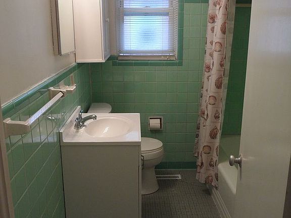 3rd image of 168 Blades St