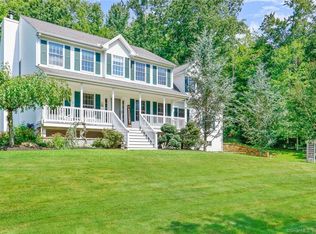 28 Perkins Rd, Oxford, CT 06478