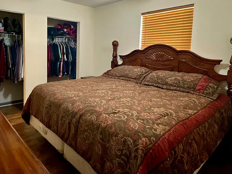 Master Bedroom w/ King Bed