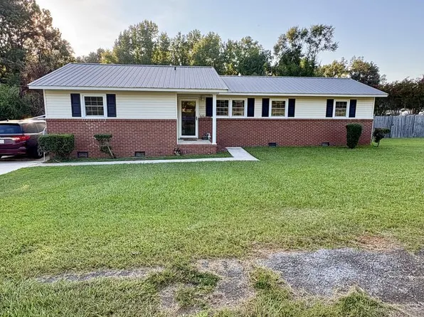 2217 Old Laurens Rd, Greenwood, SC 29649