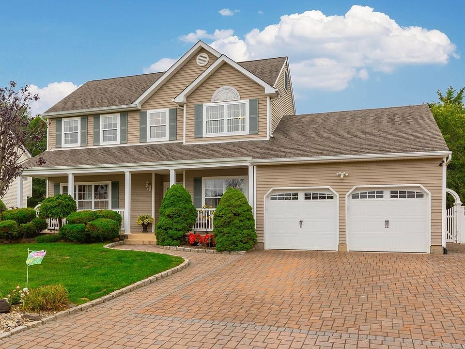 1st image of 10 Mayflower Lane