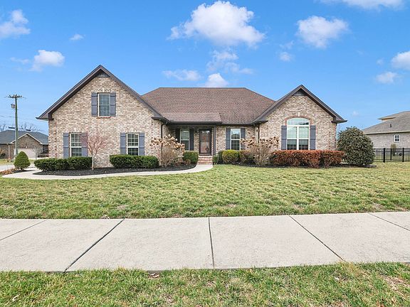 2nd image of 402 Lucy Cir