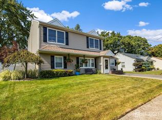 63 Glenville Rd, Edison, NJ 08817