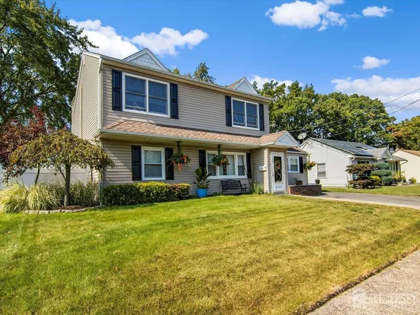 63 Glenville Rd, Edison, NJ 08817