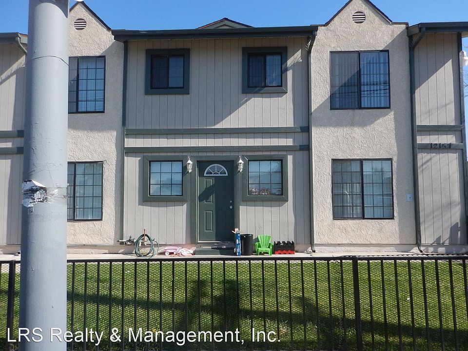 1st image of 12157 Vanowen St #1