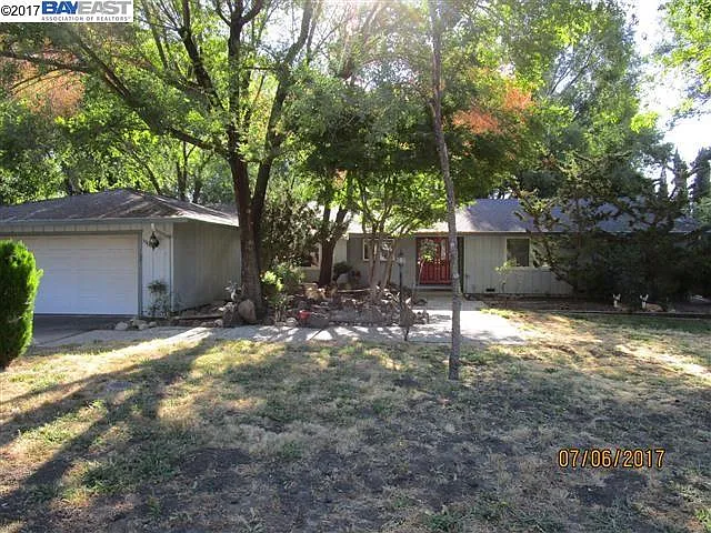 1500 Finley Rd photo 1