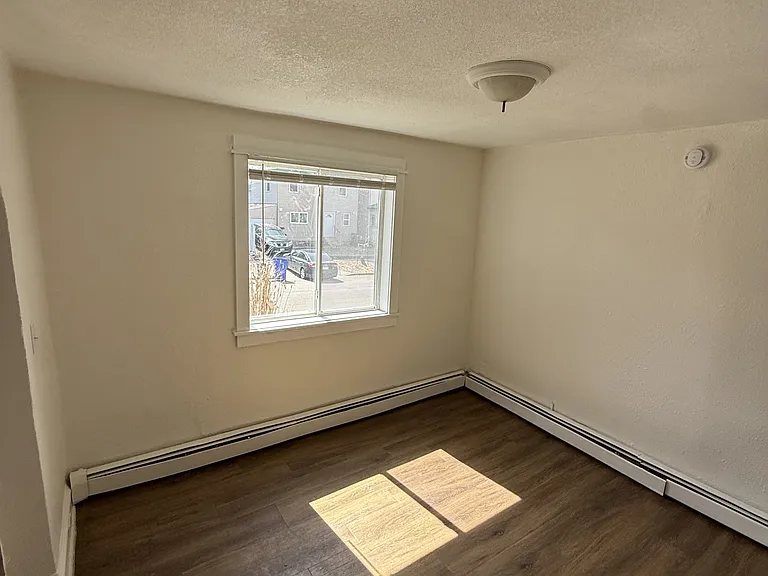 353 Sherburne Ave — Photo 2
