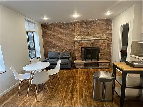 349 W 53rd St Photo 1