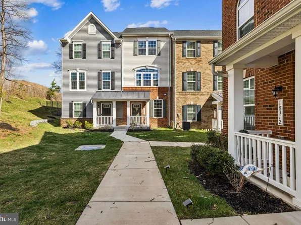 18304 Reaper Hill Ct, Triangle, VA 22172