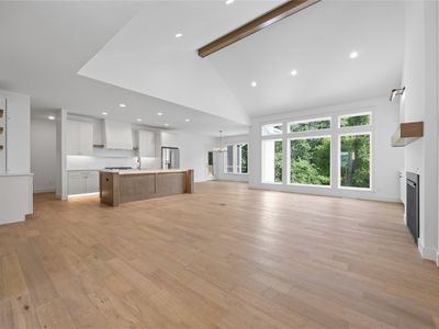 3362 Village Way, Robins, IA, 52328