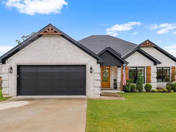 1583 Waterford Dr, Cabot, AR 72023