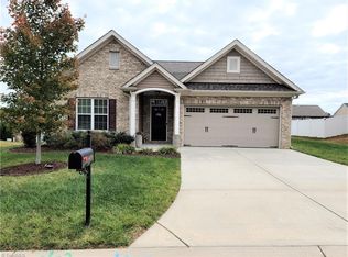 4491 River Gate Dr, Clemmons, NC 27012