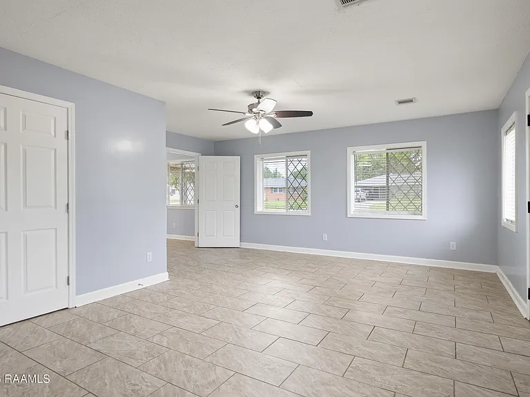 119 Gordon Crocket Dr — Photo 4