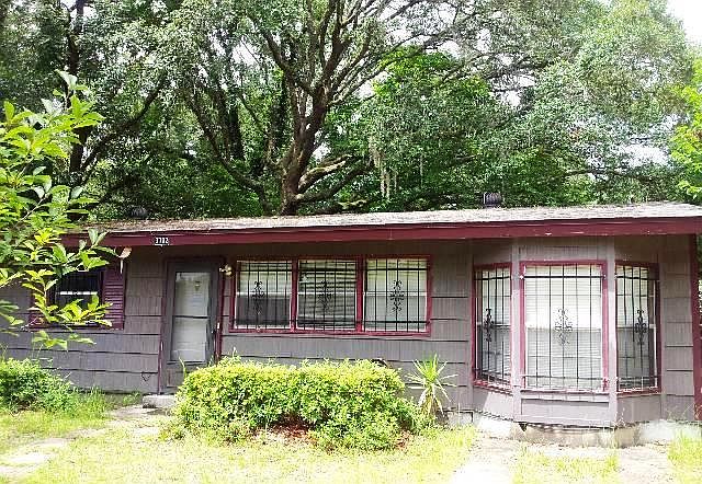 1st image of 3702 Shoreline Dr