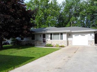 205 S Pershing St, Howards Grove, WI 53083