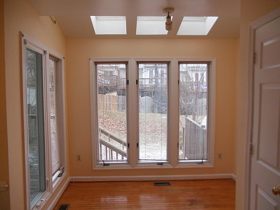 4th image of 27 Drumcastle Ct