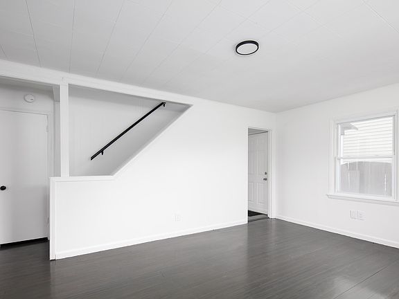 4th image of 1011 Highland Park Dr