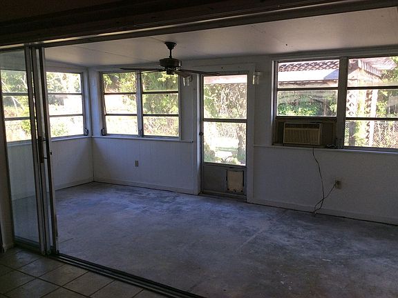 lanai opens to family room