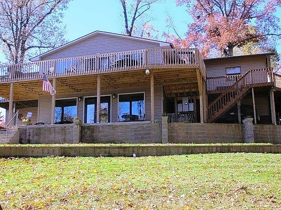 3rd image of 626 E Dogwood Dr