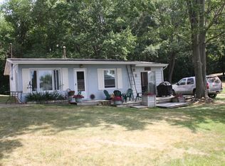 1927 Cooper Lndg, Quincy, MI 49082