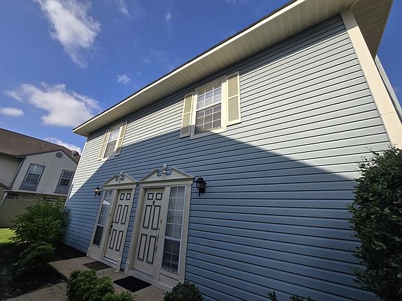 2nd image of 329 Ferdinand Cir #1