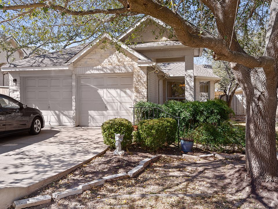 1st image of 38 Troon Dr