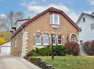 1931 S 89th St, West Allis, WI 53227