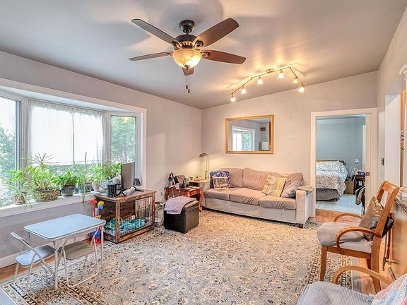 3rd image of 6 Abbey Rd