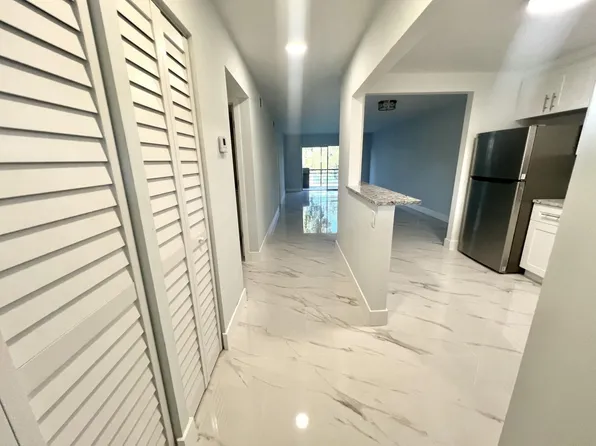 601 S State Road 7 APT 2C, Margate, FL 33068